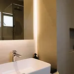 Lighthouse Apartment *