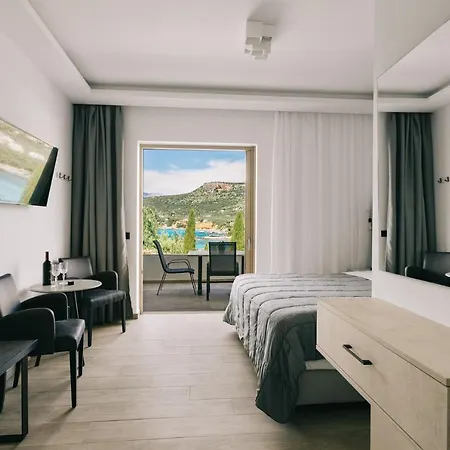 Lighthouse Apartment Stoupa