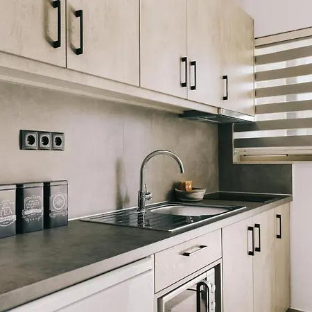 Lighthouse Apartment Stoupa