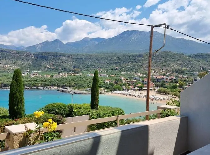 Lighthouse * Stoúpa